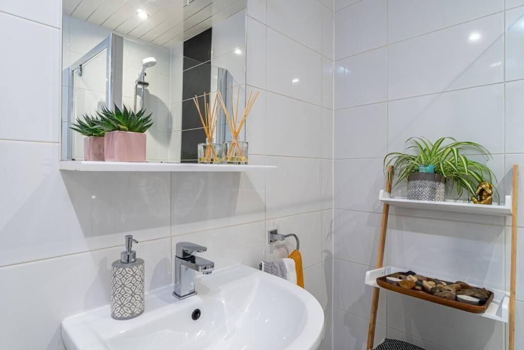 Stylish City Pad With Free Private Parking Glasgow Esterno foto