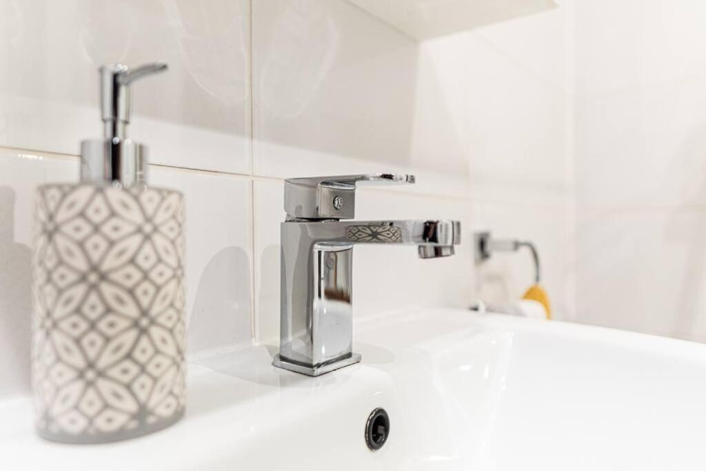 Stylish City Pad With Free Private Parking Glasgow Esterno foto